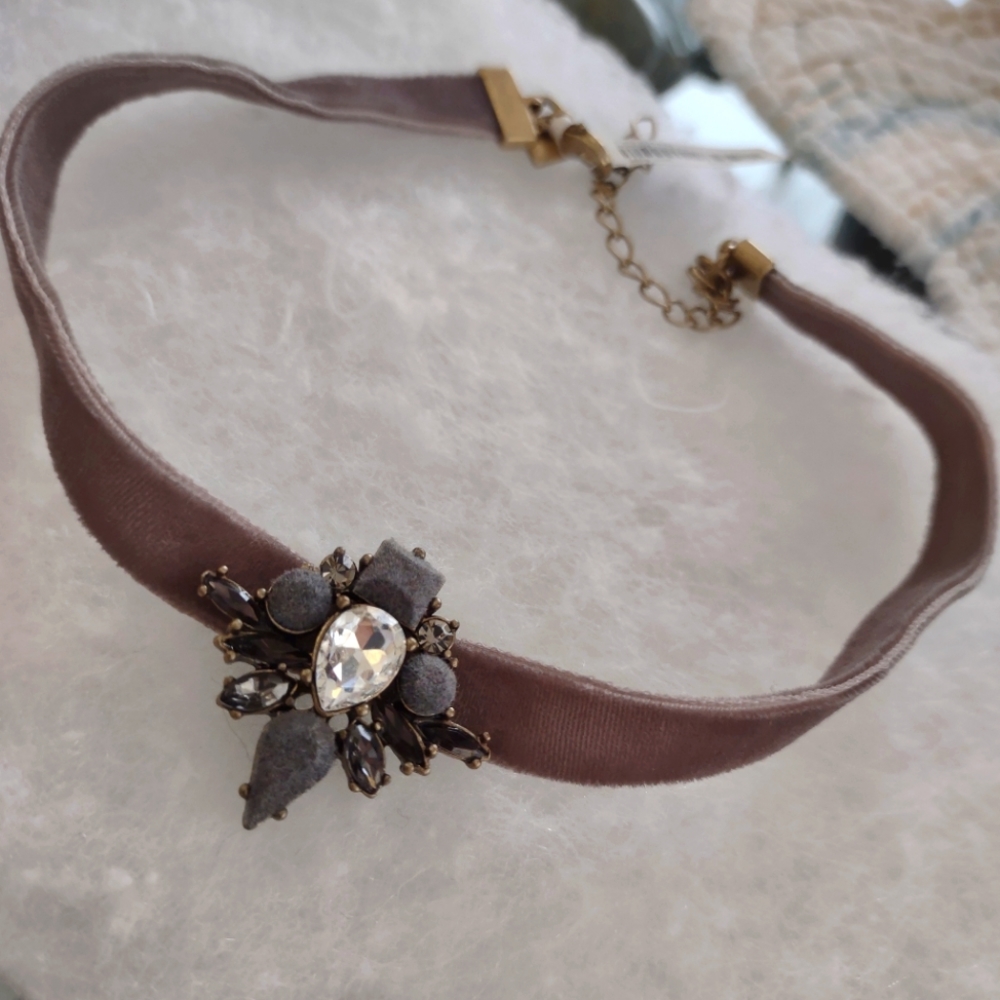 Banana republic Grey choker felt band with crystal decor brand new.